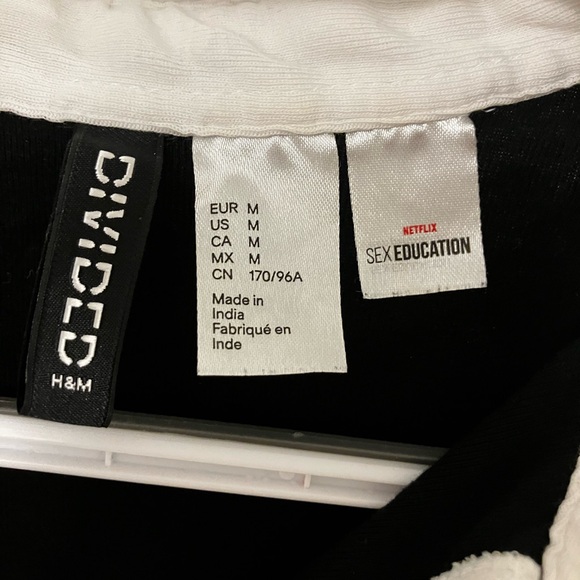 H&M x Sex Education Cropped T-shirt Size M - Picture 3 of 4